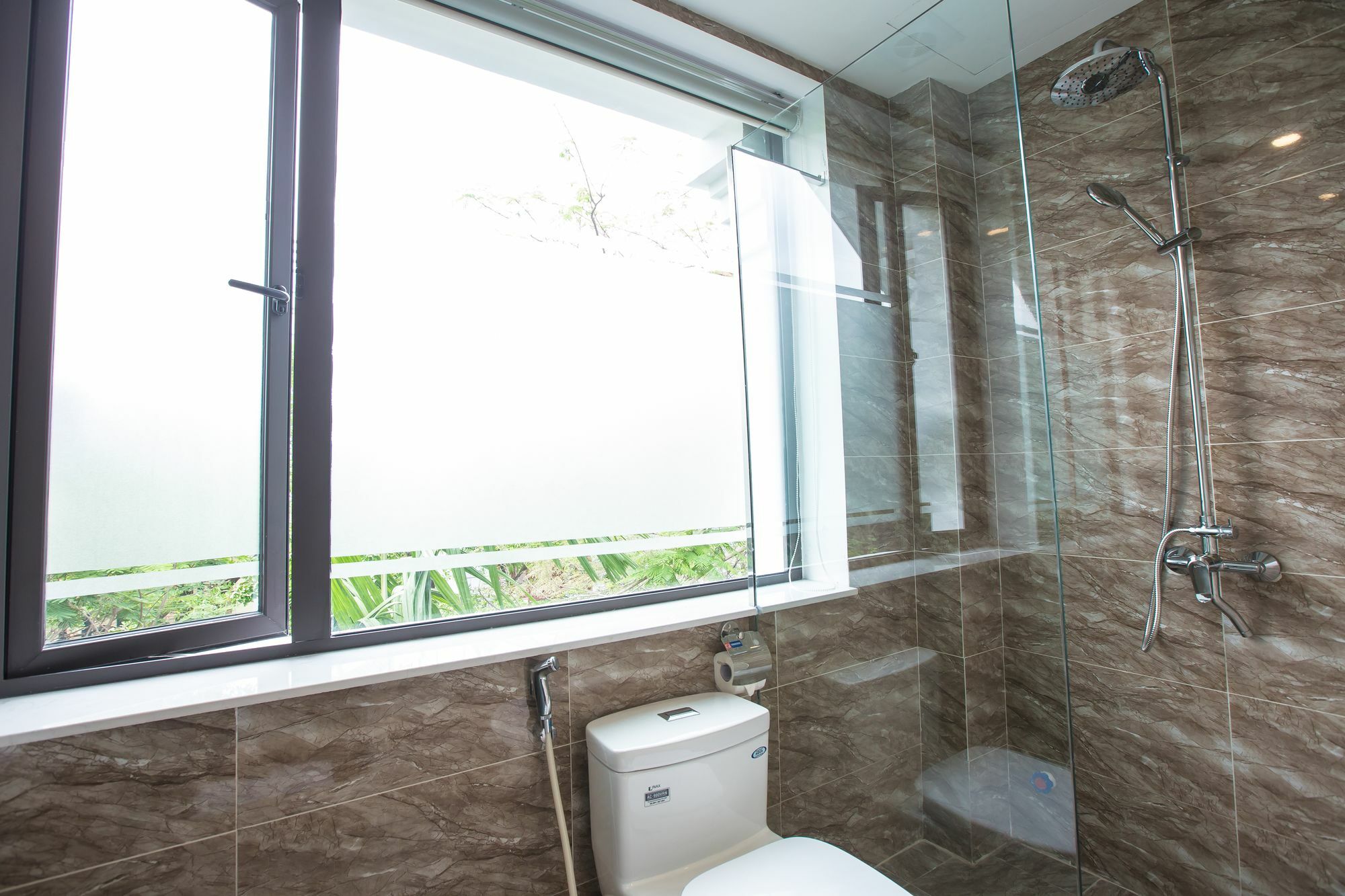 Dinh Elegant Hotel 3*