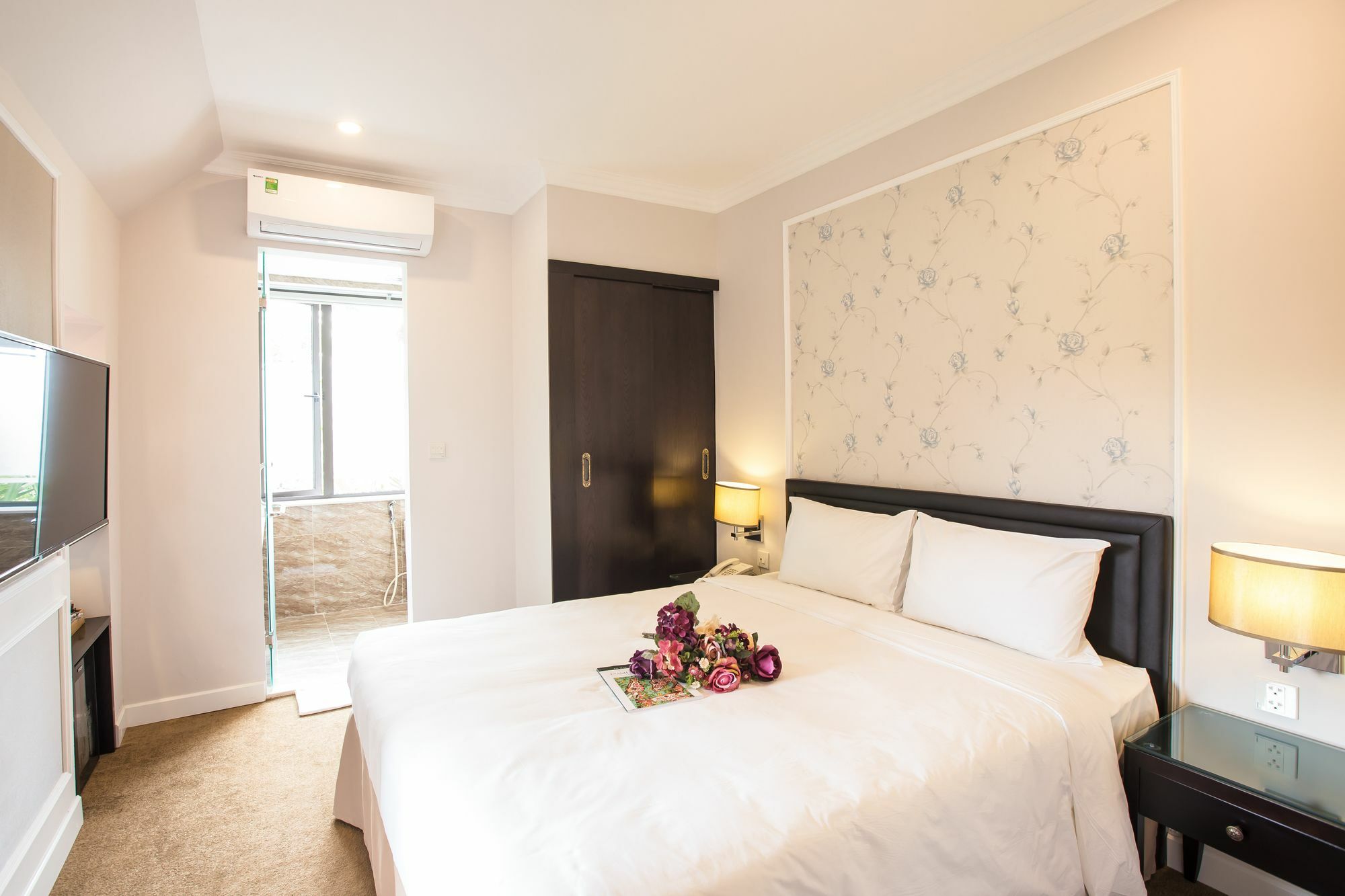 Dinh Elegant Hotel